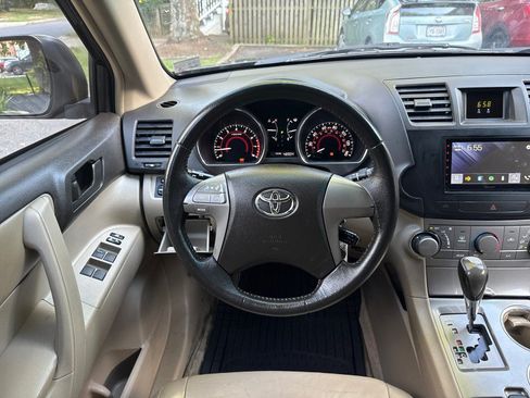 Used 2010 Toyota Highlander 4WD image 15