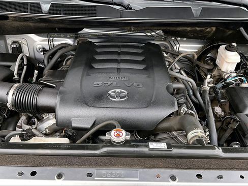 Certified 2018 Toyota Tundra SR5 w/ TRD Off Road Package AWD/4WD image 31