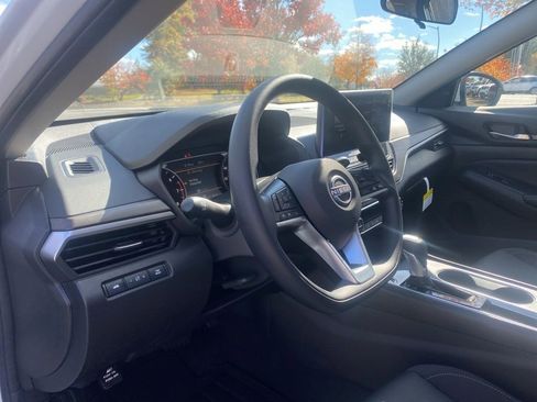 New 2025 Nissan Altima 2.5 SV w/ SV Premium Package image 24