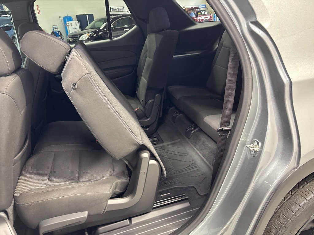 Used 2023 Chevrolet Traverse LT AWD/4WD image 35