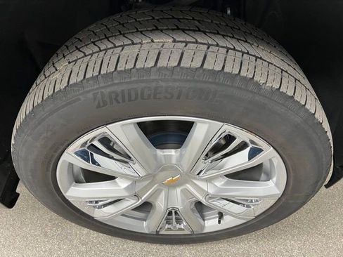 Used 2023 Chevrolet Silverado 1500 High Country w/ High Country Premium Package image 16