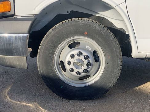 New 2025 Chevrolet Express 4500 w/ Power Convenience Package image 31