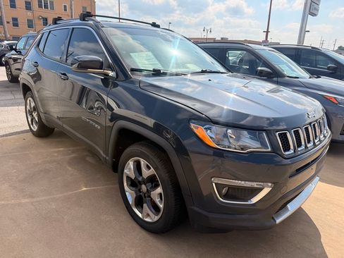 Used 2018 Jeep Compass Limited AWD/4WD image 8