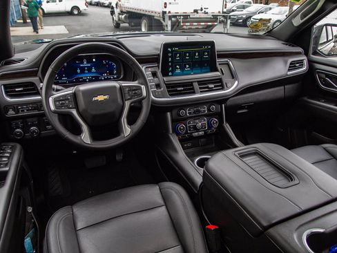 Used 2023 Chevrolet Tahoe LT w/ LT Signature Package AWD/4WD image 29