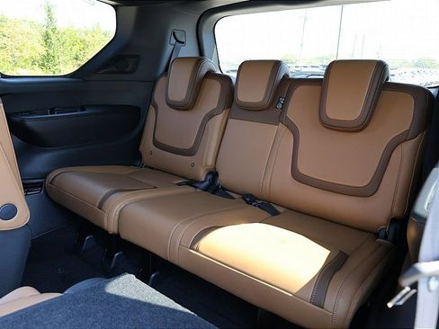 New 2026 Nissan Armada SL w/ Captain's Chari Seat Package image 10