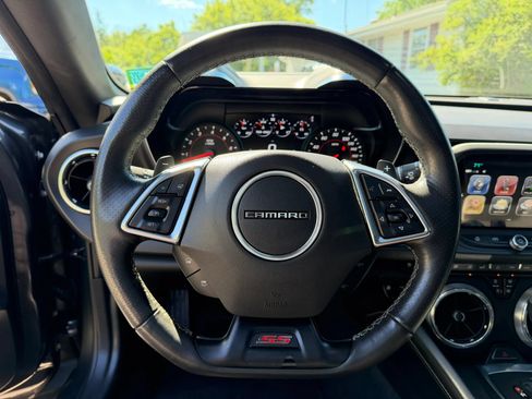 Used 2018 Chevrolet Camaro SS RWD image 20