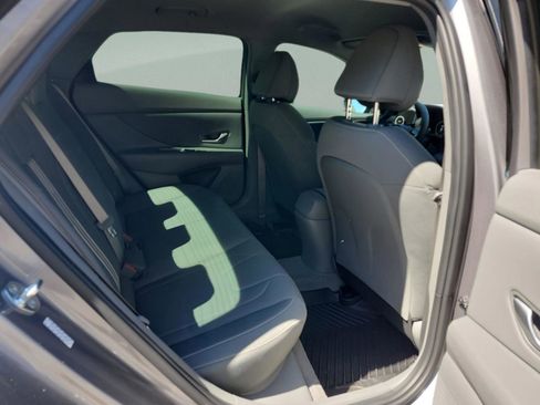 Certified 2023 Hyundai Elantra SEL w/ Convenience Package image 15