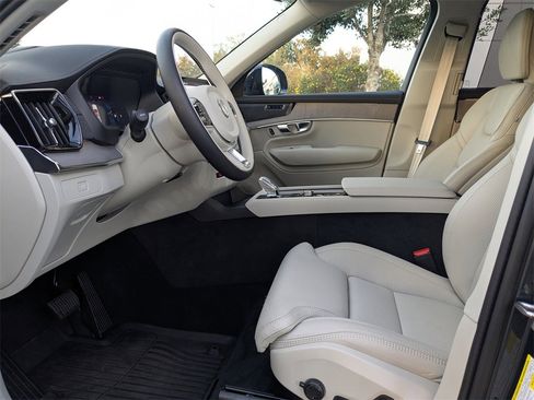 Certified 2026 Volvo XC90 B6 Ultra w/ Protection Package Premier image 2