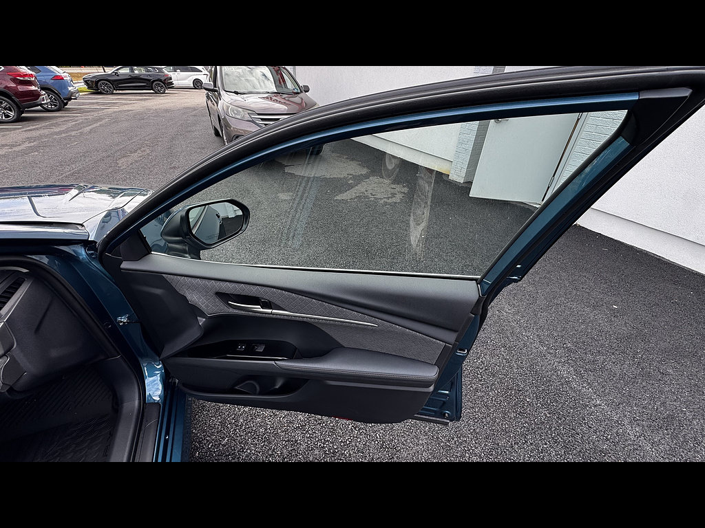 Used 2026 Toyota Camry XLE w/ Premium Plus Package AWD/4WD image 28