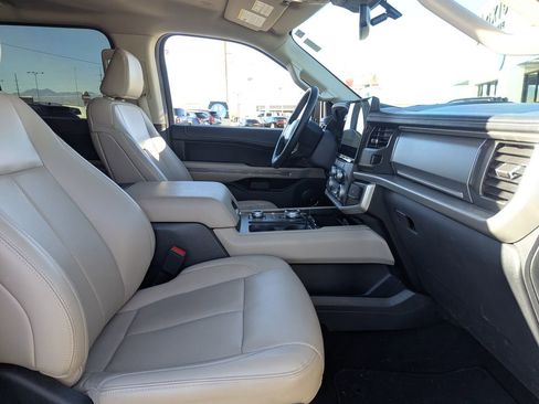 Used 2024 Ford Expedition XLT AWD/4WD image 37