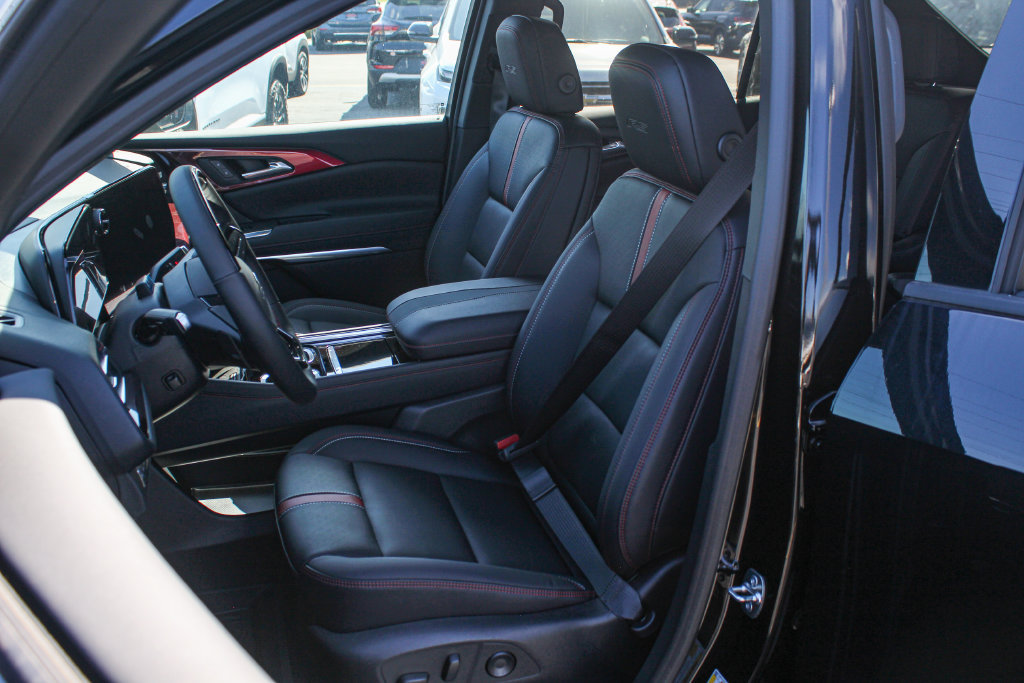 New 2026 Chevrolet Traverse RS w/ LPO, Floor Liner Package AWD/4WD image 22