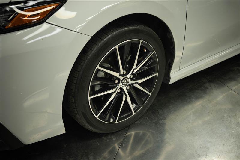 Used 2023 Toyota Camry SE AWD/4WD image 4