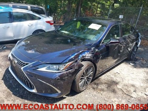 Used 2025 Lexus ES 300h w/ Premium Package image 5