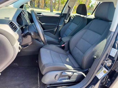 Used 2013 Volkswagen Golf 4-Door FWD image 23