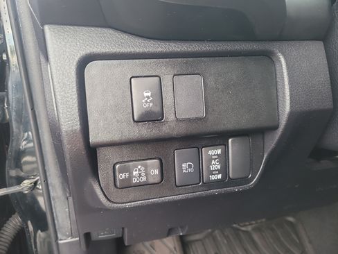 Used 2022 Toyota Tacoma TRD Off-Road w/ Technology Package RWD image 32