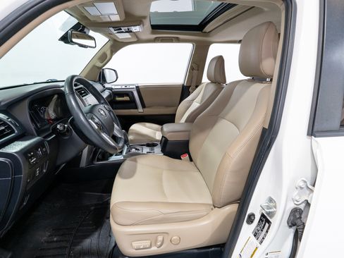 Used 2020 Toyota 4Runner SR5 Premium w/ Moonroof Package RWD image 14