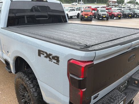 Used 2026 Ford F250 Lariat w/ Black Appearance Package AWD/4WD image 9