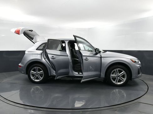 Used 2024 Audi Q5 e Premium Plus image 40
