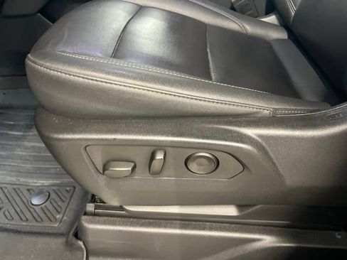 Used 2025 Chevrolet Suburban LT AWD/4WD image 26