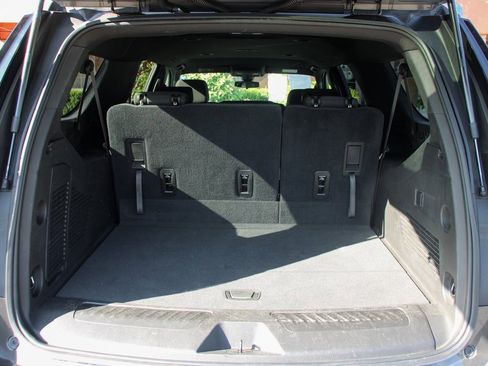 Used 2021 Chevrolet Suburban LS w/ Driver Alert Package image 9