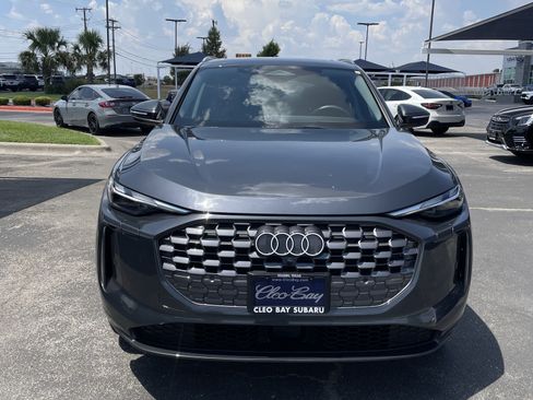 Used 2025 Audi Q5 Premium AWD/4WD image 2