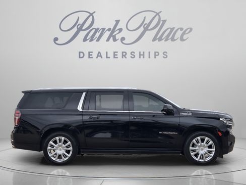 Used 2022 Chevrolet Suburban High Country w/ Max Trailering Package AWD/4WD image 5