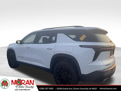 Used 2024 Chevrolet Traverse LT w/ Midnight/Sport Edition FWD image 4