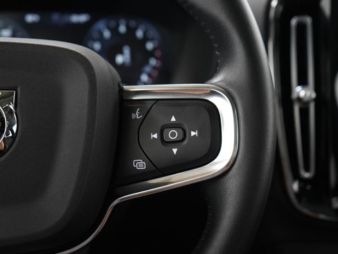 Used 2019 Volvo XC40 T5 Momentum AWD/4WD image 27