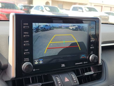 Used 2021 Toyota RAV4 XLE Premium image 14