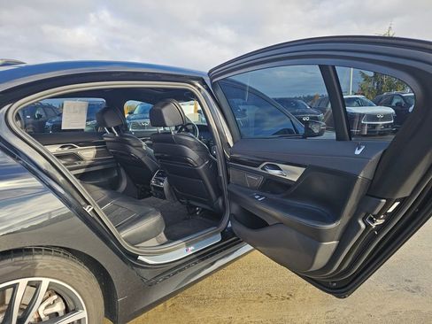 Used 2022 BMW 750i xDrive w/ M Sport Package image 14