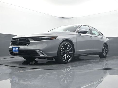 Used 2024 Honda Accord Touring image 8