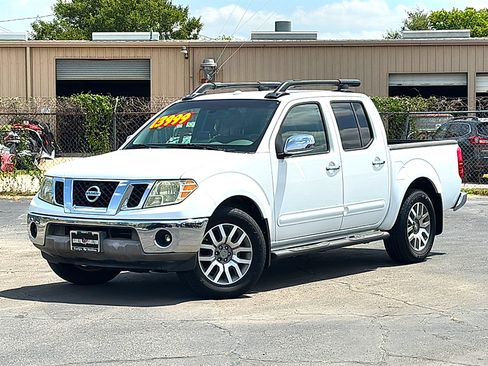 Used 2010 Nissan Frontier LE w/ LE Value Truck Pkg RWD image 2
