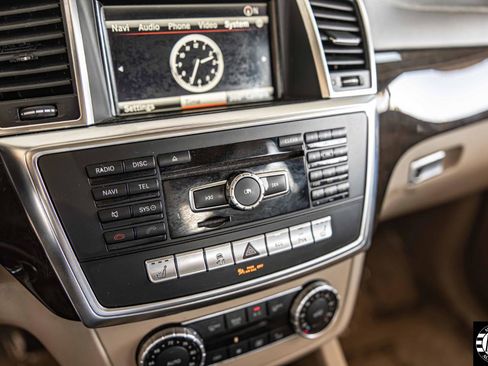 Used 2016 Mercedes-Benz GL 450 4MATIC w/ Premium I Package image 28