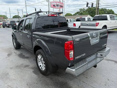 Used 2012 Nissan Frontier SL AWD/4WD image 6