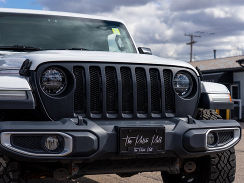 Used 2018 Jeep Wrangler Unlimited Sahara w/ Dual Top Group image 9