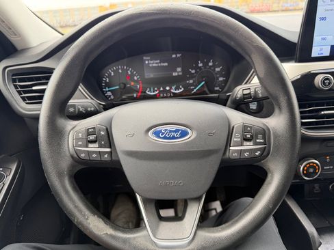 Used 2021 Ford Escape SE image 20