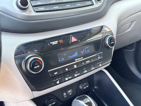 Used 2017 Hyundai Tucson Value AWD/4WD image 23