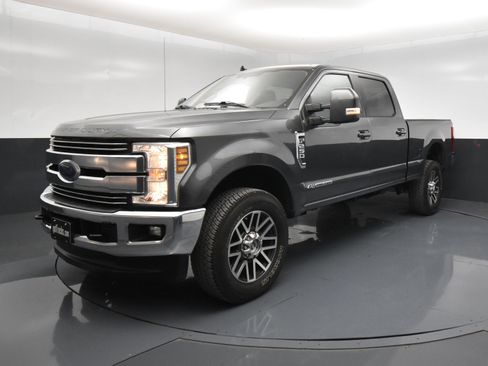 Used 2019 Ford F250 Lariat w/ Lariat Value Package image 2
