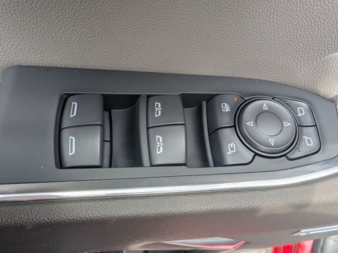 Used 2024 GMC Sierra 1500 SLT w/ SLT Convenience Package image 9