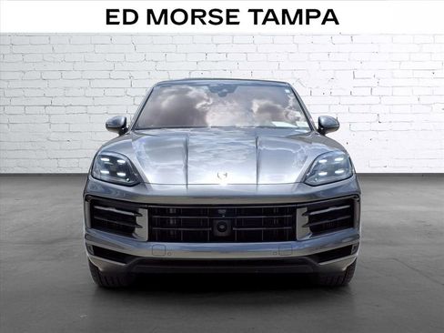 Used 2024 Porsche Cayenne Coupe AWD/4WD image 6
