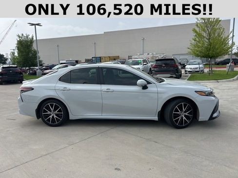 Used 2023 Toyota Camry SE w/ Convenience Package FWD image 2
