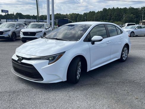 Used 2023 Toyota Corolla LE FWD image 7