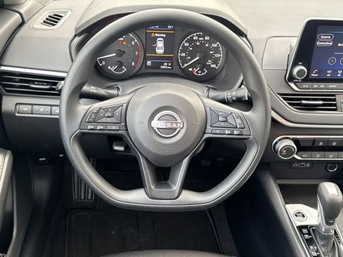 Used 2025 Nissan Altima 2.5 S image 15