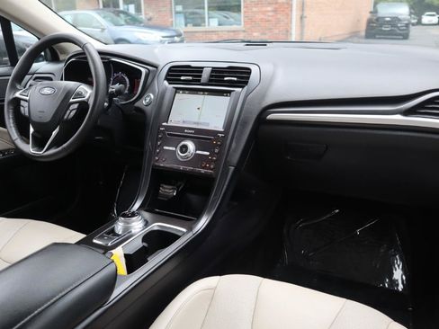 Used 2018 Ford Fusion Titanium AWD/4WD image 11