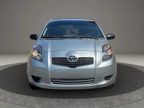 Used 2007 Toyota Yaris 2-Door Hatchback FWD image 2