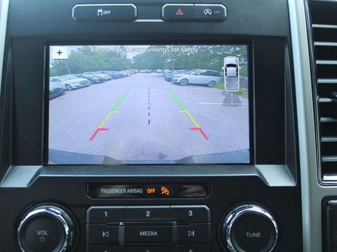 Used 2018 Ford F150 Lariat RWD image 17