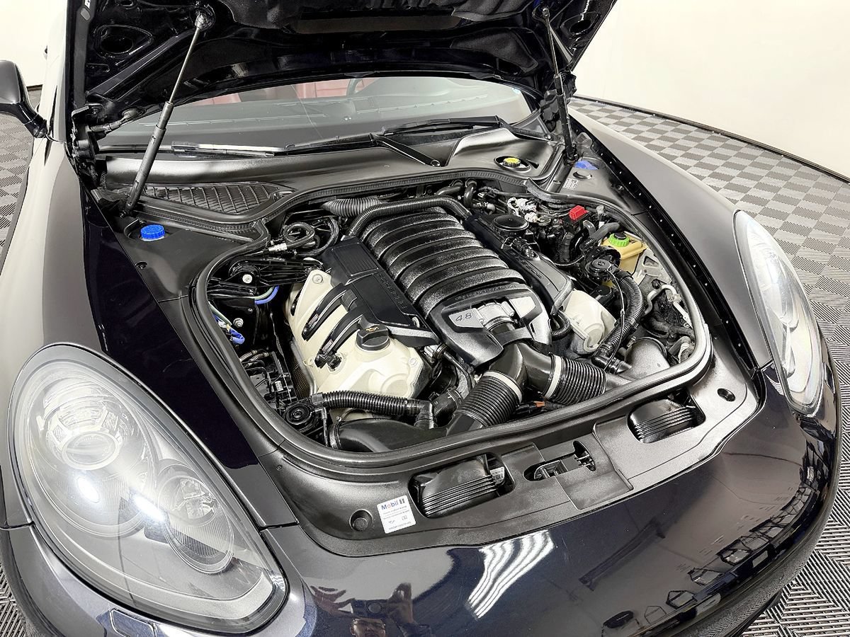 Used 2016 Porsche Panamera GTS AWD/4WD image 23