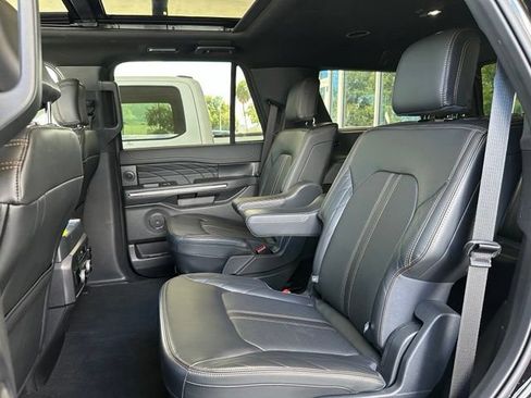 Used 2024 Ford Expedition Platinum AWD/4WD image 16