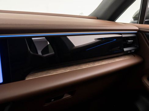 New 2025 Porsche Macan 4S Electric AWD/4WD image 27