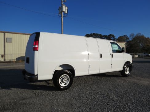 New 2026 Chevrolet Express 3500 Extended w/ Driver Convenience Package RWD image 4